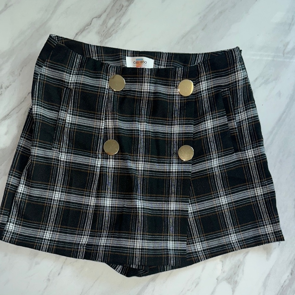 Chico's Black and White Skort with Classic Plaid Design